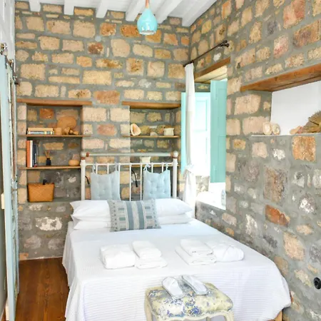 Pyrgali πετρινο πυργακι πατμοσ Сasa de vacaciones *