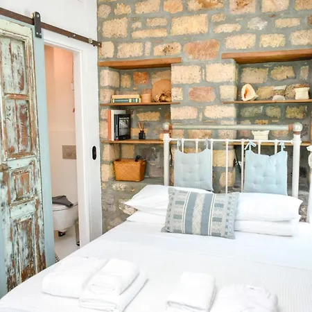 Pyrgali πετρινο πυργακι πατμοσ