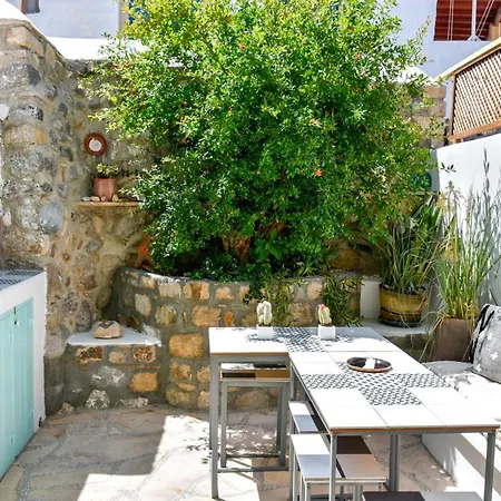 Pyrgali πετρινο πυργακι πατμοσ Сasa de vacaciones
