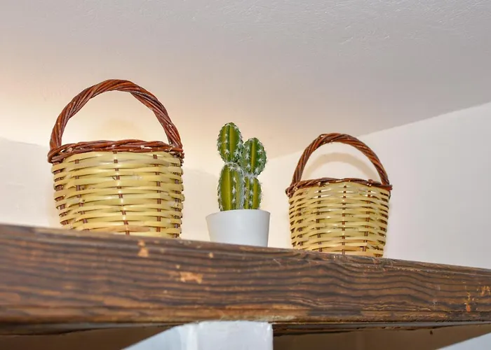 Pyrgali πετρινο πυργακι πατμοσ سكالا