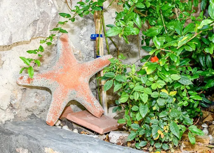 Pyrgali πετρινο πυργακι πατμοσ * سكالا