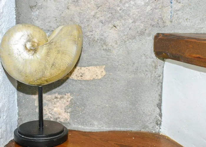 Pyrgali πετρινο πυργακι πατμοσ بيت للعطل