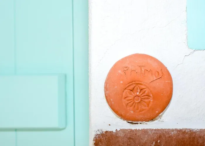 Pyrgali πετρινο πυργακι πατμοσ سكالا