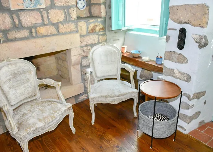 Pyrgali πετρινο πυργακι πατμοσ